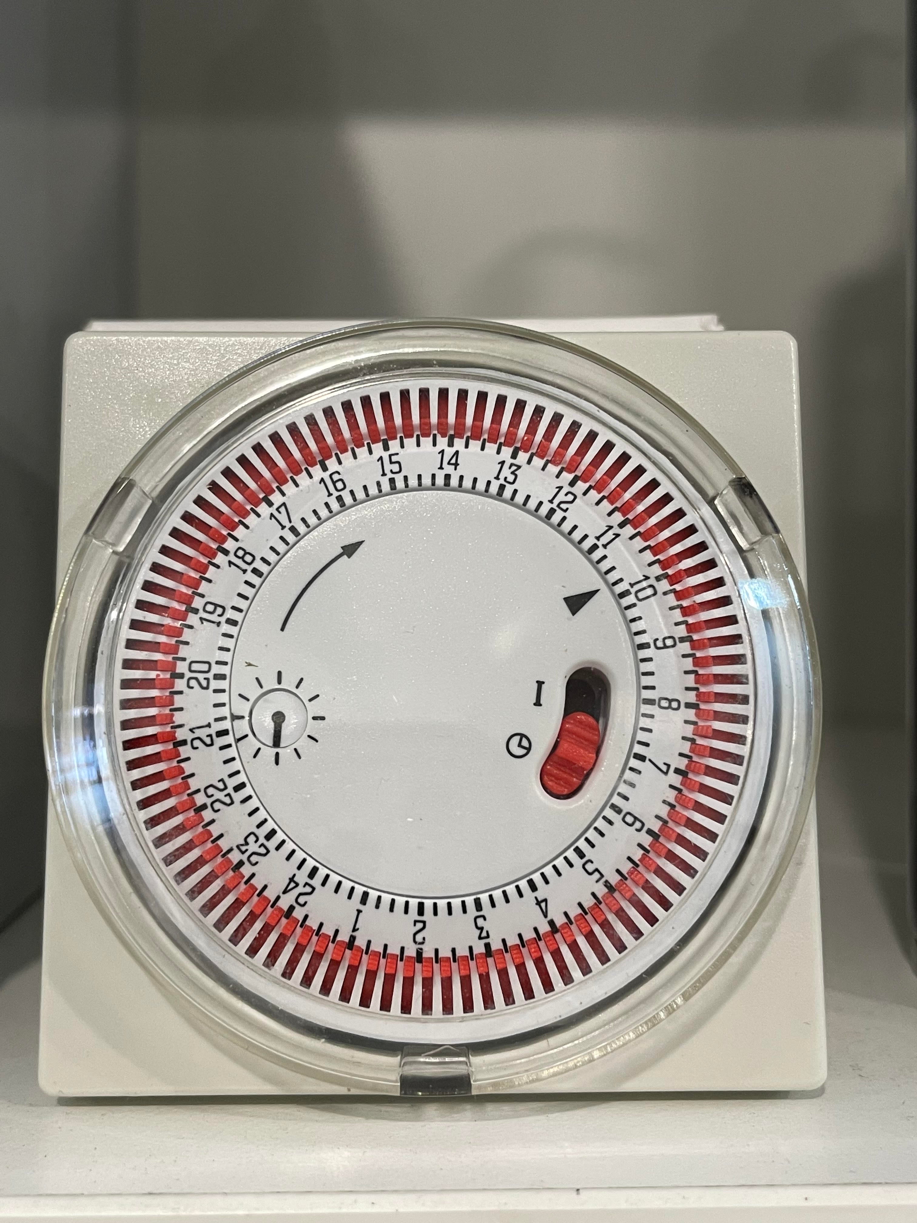 24 Hour Analogue LCB Timer – Pakenham Hydroponics
